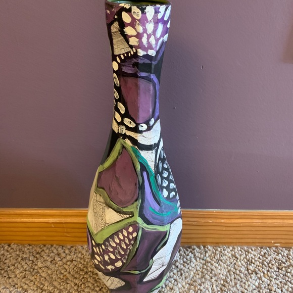 Hand painted one of a kind large vase. New - Picture 3 of 5